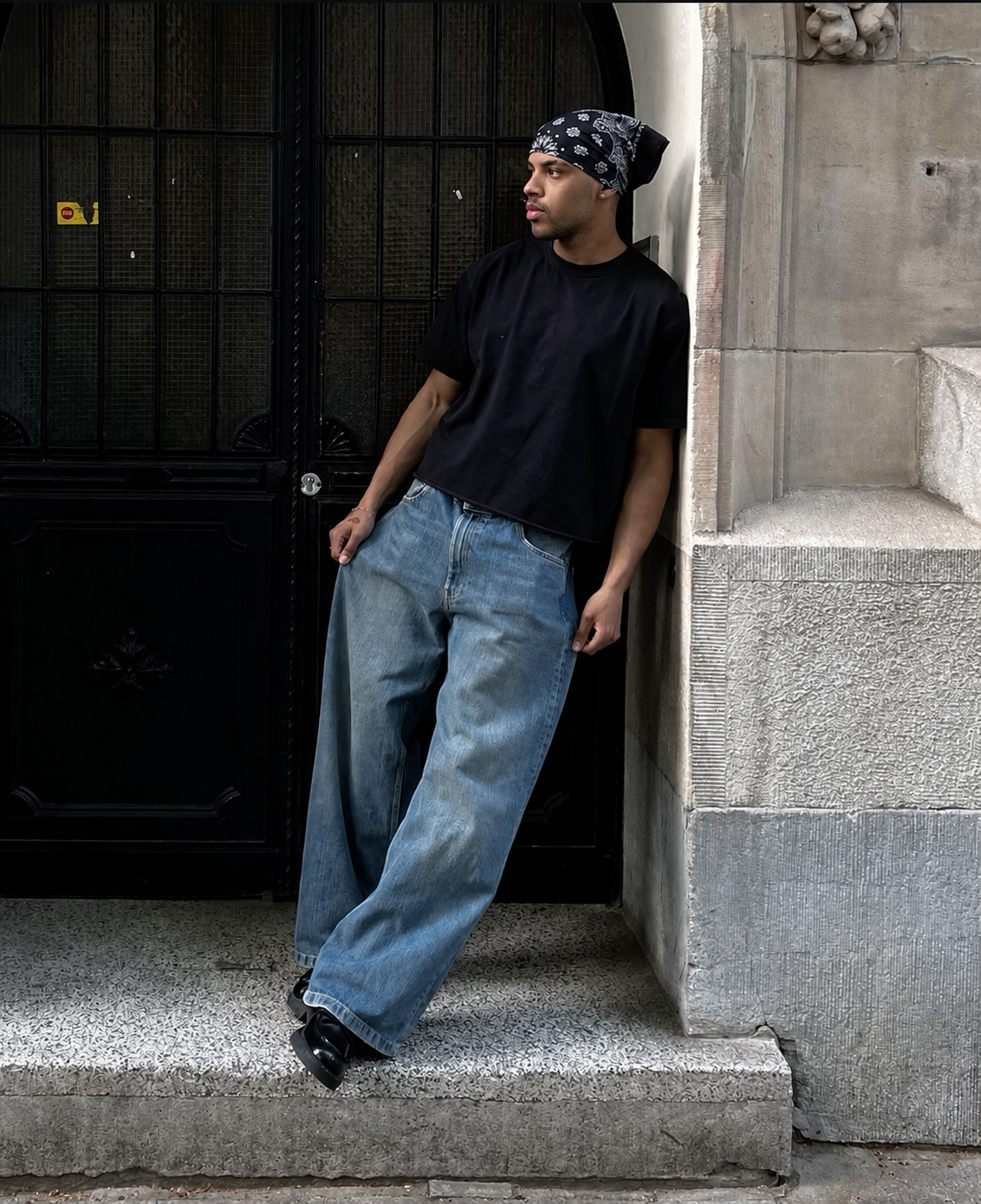 Perfectly Cropped Black T-shirt - Heavy 250 GSM Cotton