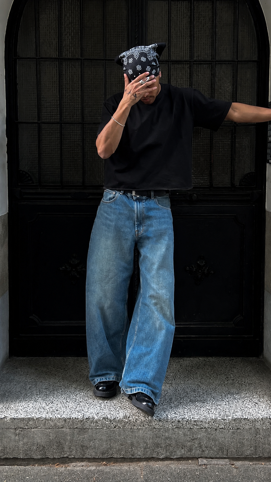 Perfectly Cropped Black T-shirt - Heavy 250 GSM Cotton