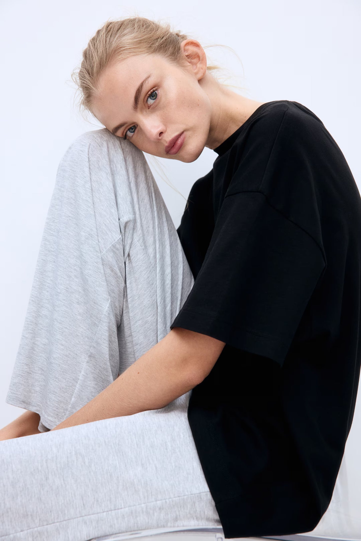 Women Oversized Black T-shirt - Heavy 250 GSM Cotton
